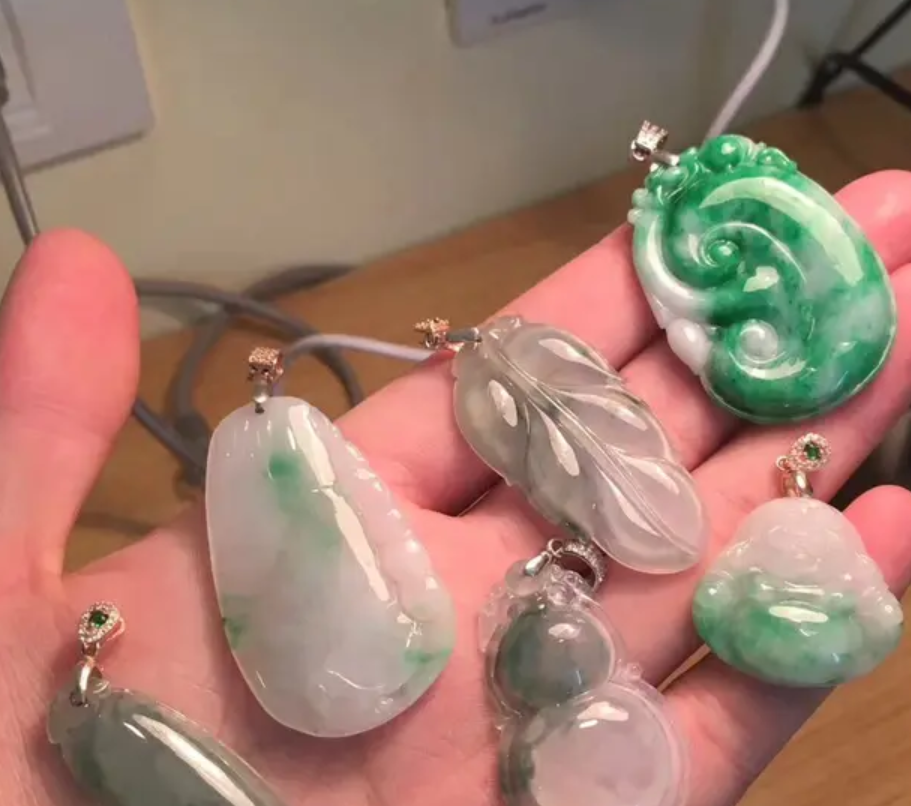 承接翡翠雕刻，加工，抛光